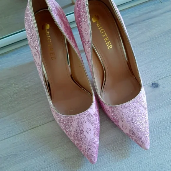 Pumps - Picture 1 of 3